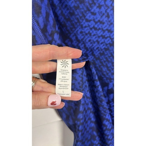 Athleta Westchester Chaturanga Reversible Leggings Size Large Navy & Blue Print - Picture 12 of 12
